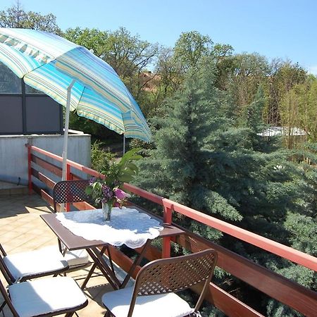 Apartment Ivan By El-Pi Tours Malinska Exterior photo